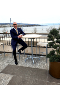 Oliver Martin Biography 27 OLIVER MARTIN Oliver Martin Zurich Switzerland, entrepreneur in Swiss financial hub and business center