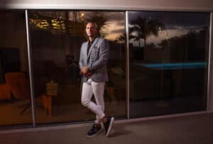 Oliver Martin Biography 10 OLIVER MARTIN Oliver Martin – public figure and author in business attire, known for 31 Bridges